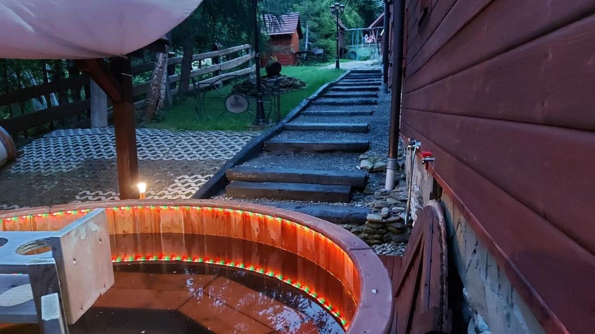 Gosciniec , Z Sauna I Jacuzzi Chalet